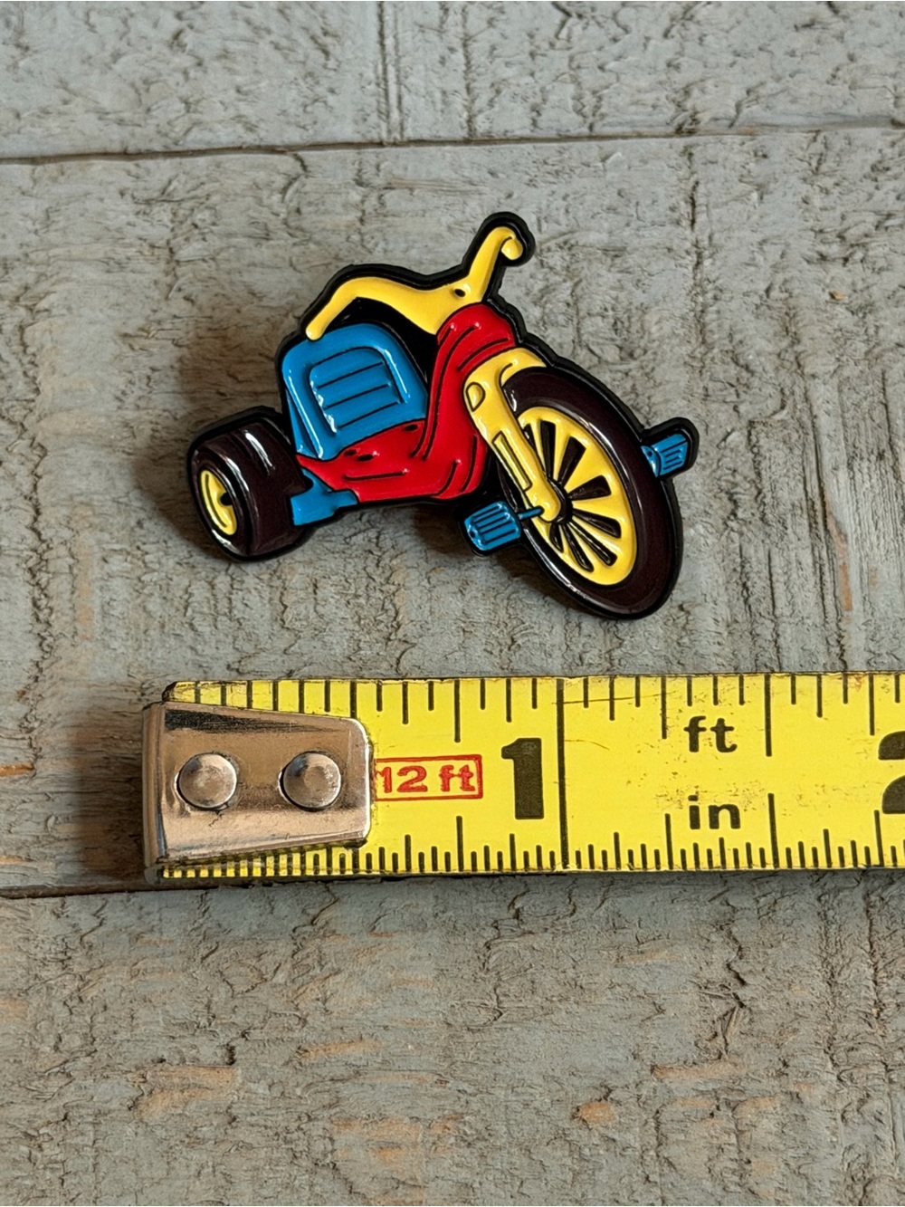 Big Wheel Pin - Picture 2 of 3